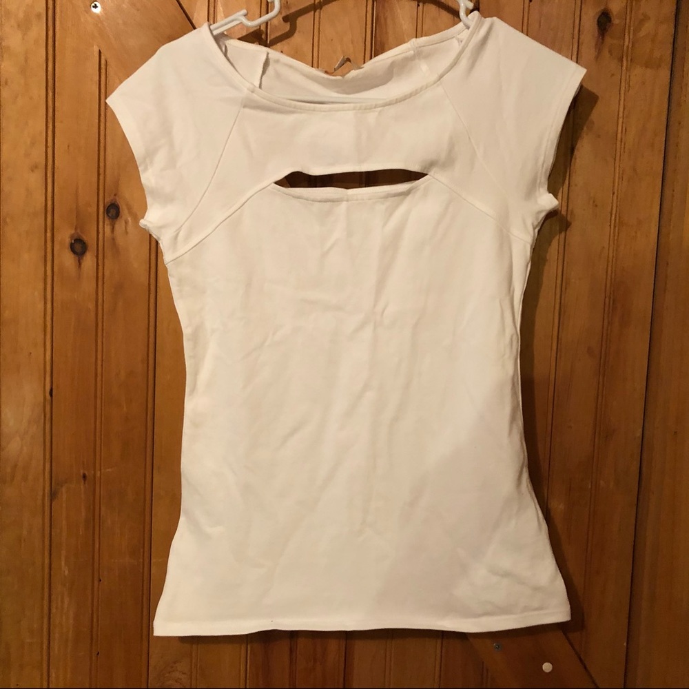 Guess cut out t-shirt - size small